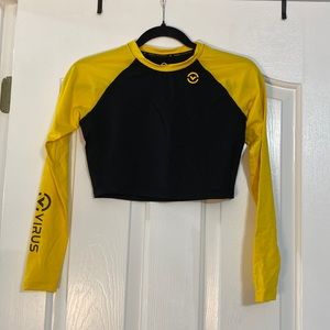 VIRUS intl long sleeve crop top